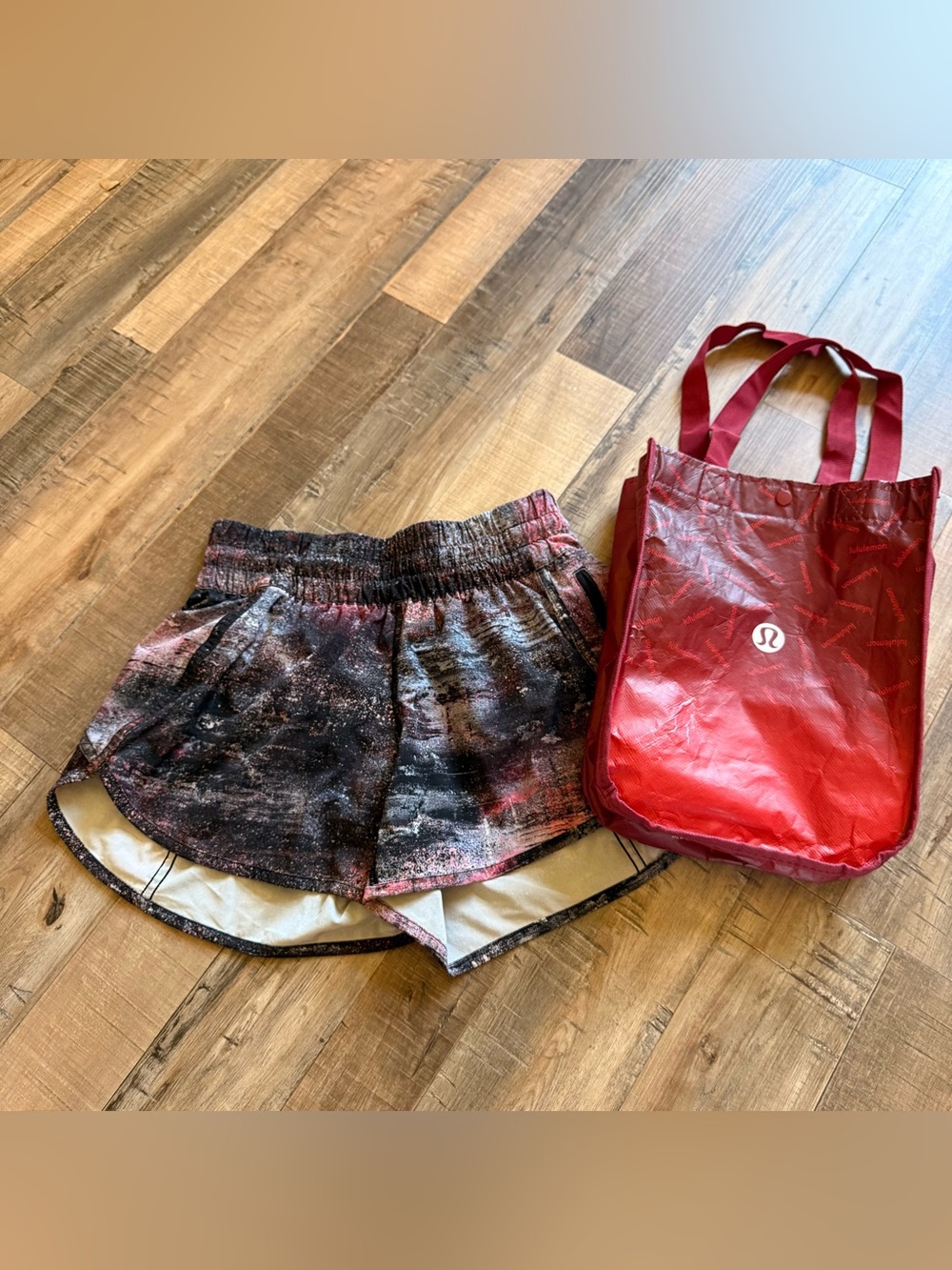 Lululemon‎ Hotty-Hot Shorts 4-inch Inseam Size 6 Run Yoga With Bag Multicolor
